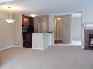 6035 Chasewood Pkwy APT 103, Minnetonka, MN 55343