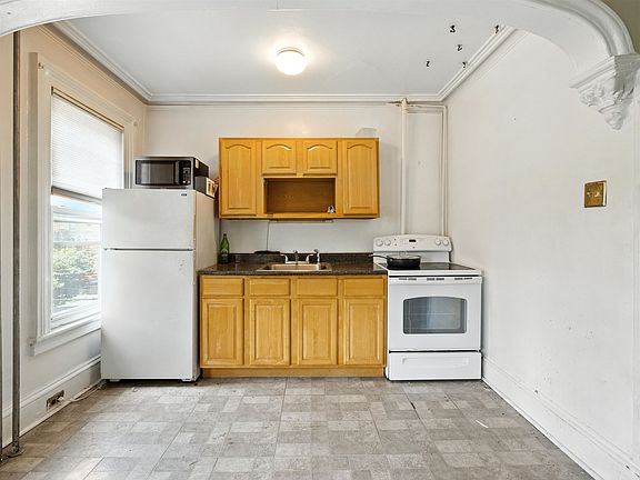 4th image of 554.5 Jersey Ave