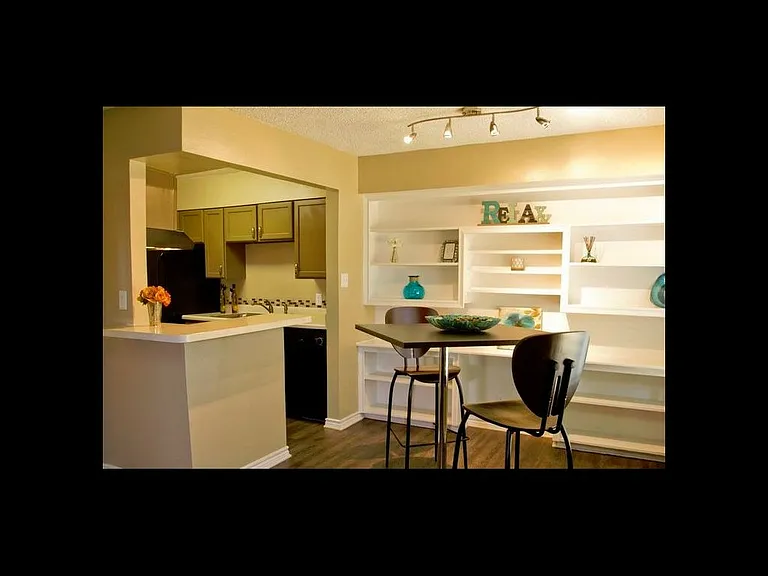 4712 Gaston Ave — Photo 3