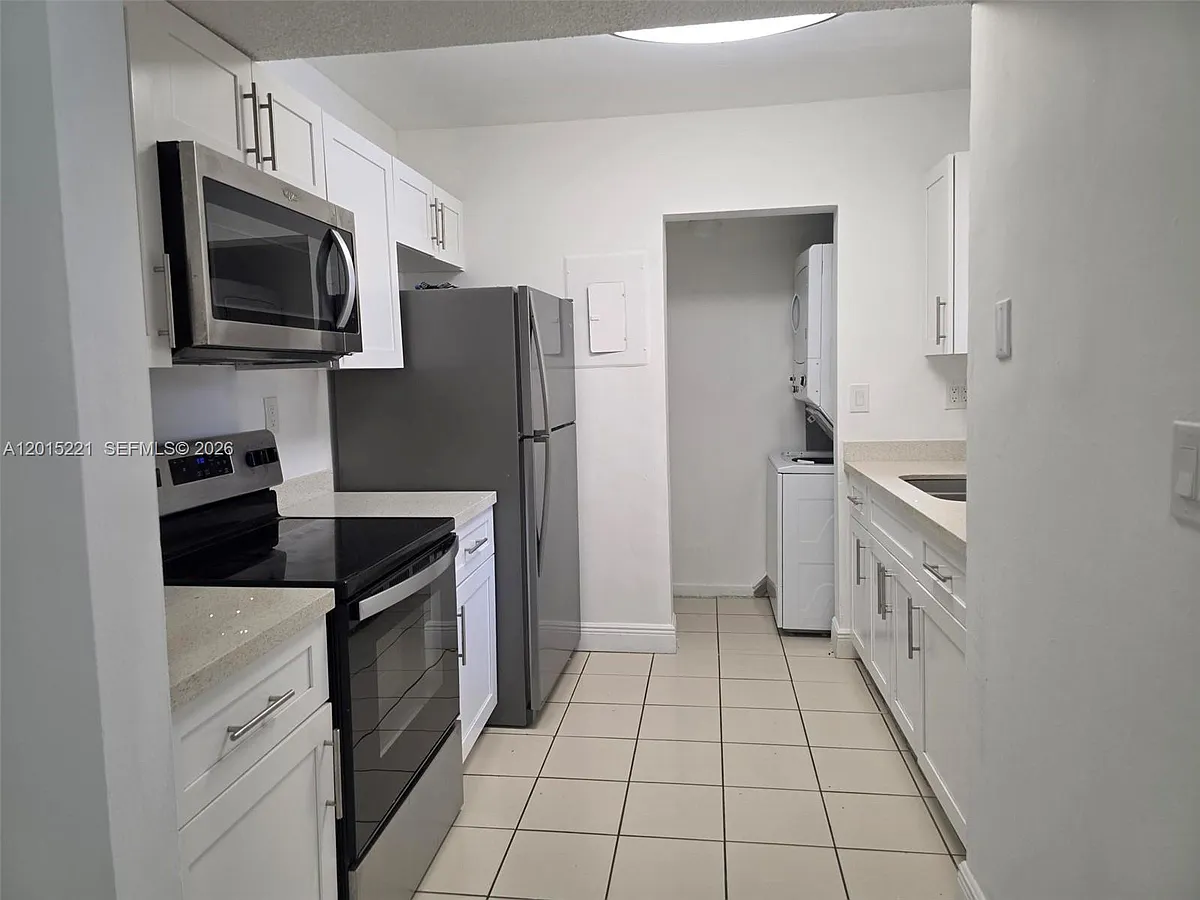 Building Photo - 556 NW 114th Ave #101