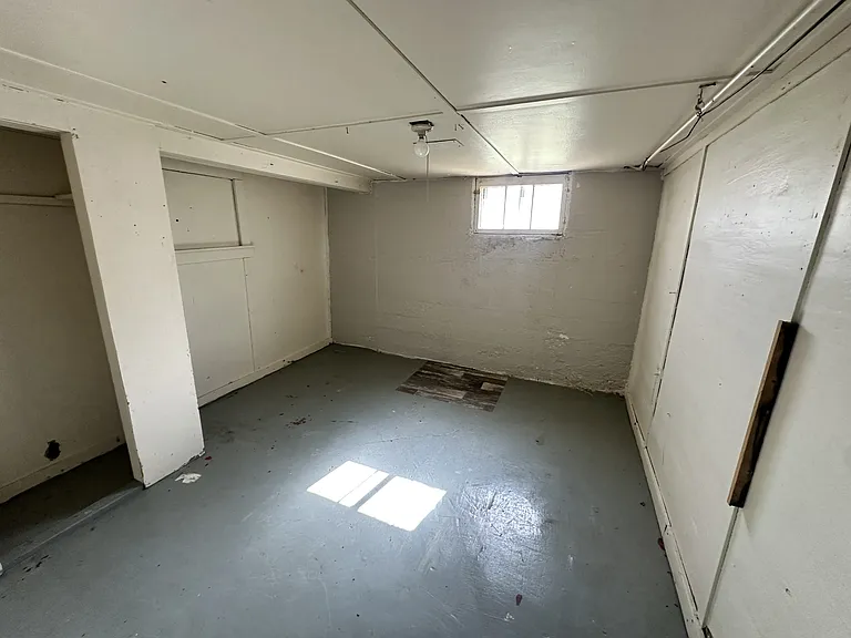 232 7th Ave — Photo 8