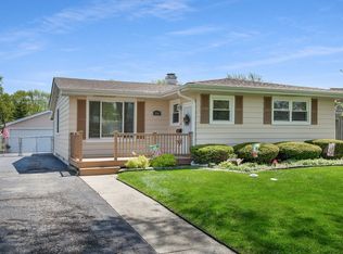 3910 Eagle Ln, Rolling Meadows, IL 60008