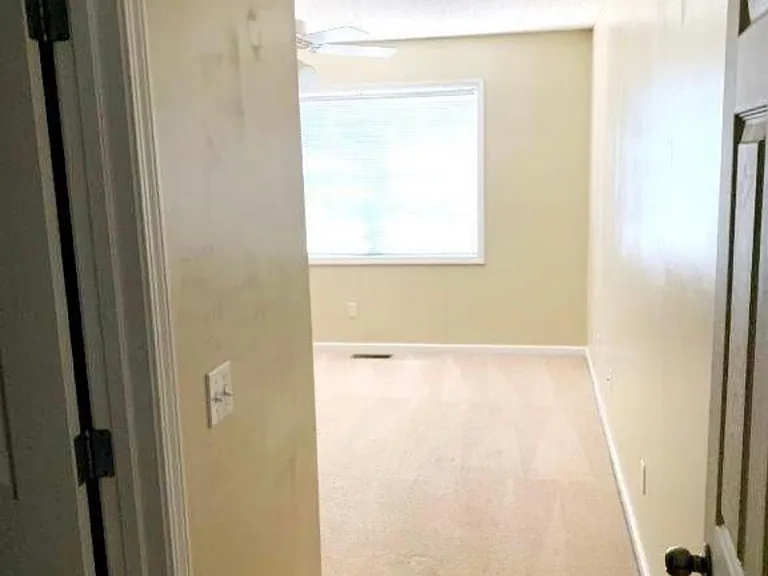124 N Springview Dr — Photo 9