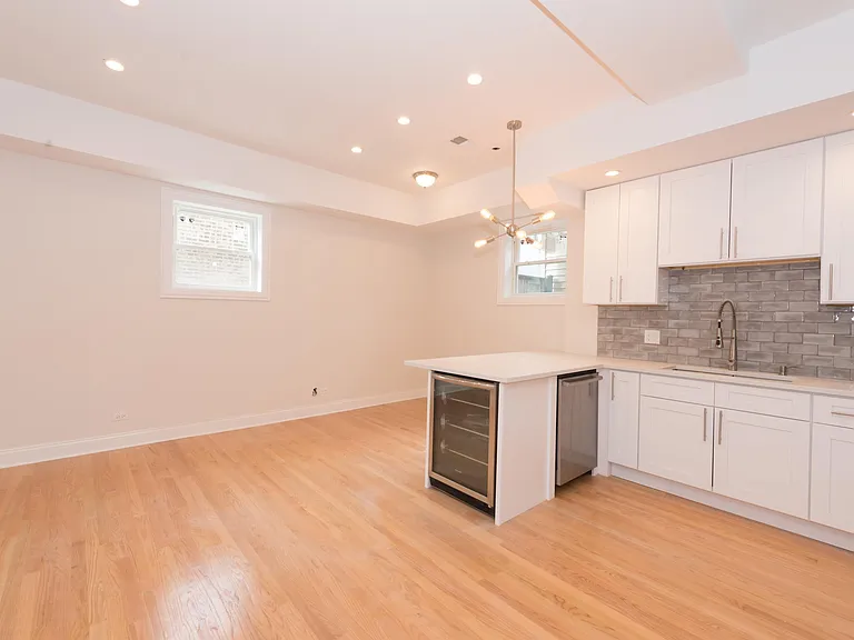 846 N Hermitage Ave — Photo 9