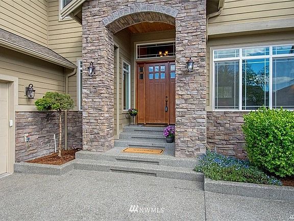 3rd image of 18117 114th St E