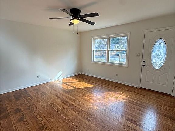4th image of 1023 Pine Valley Dr