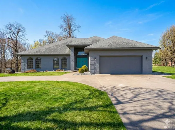 2406 White Ridge Ln, Washington, IN 47501