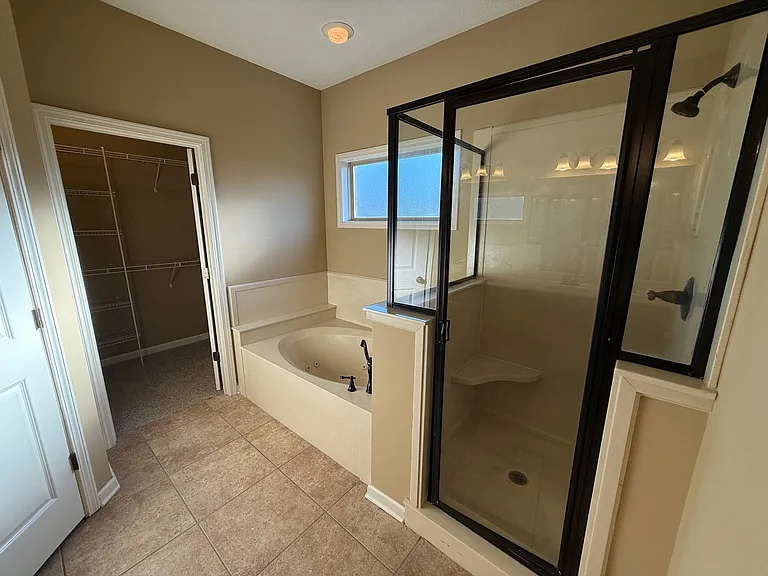 7904 Pips Ridge Ln — Photo 14