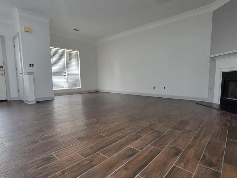 4025 Hancock Cir — Photo 6