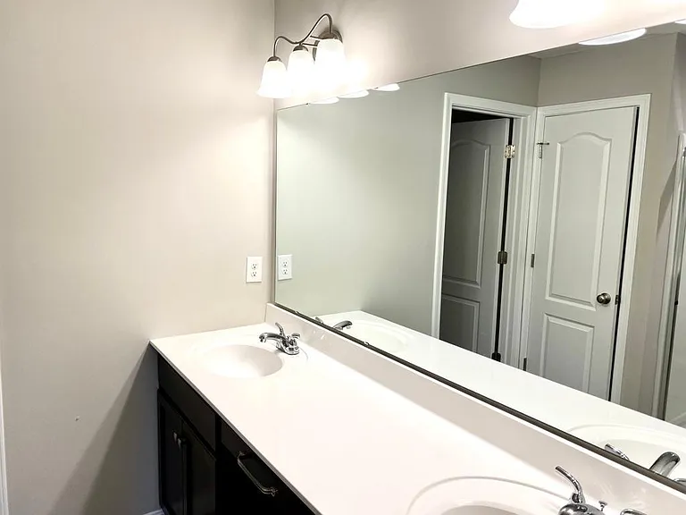 154 Old Pond Rd — Photo 10