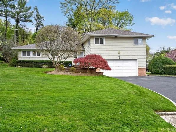 2 Vanad Drive, East Hills, NY 11576