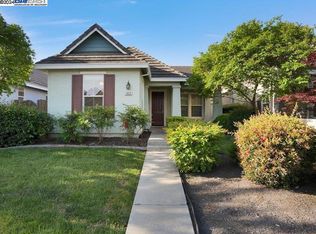 1922 Dawnelle Way, Sacramento, CA 95835