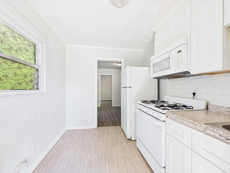 923 N 20th St #D — Photo 7