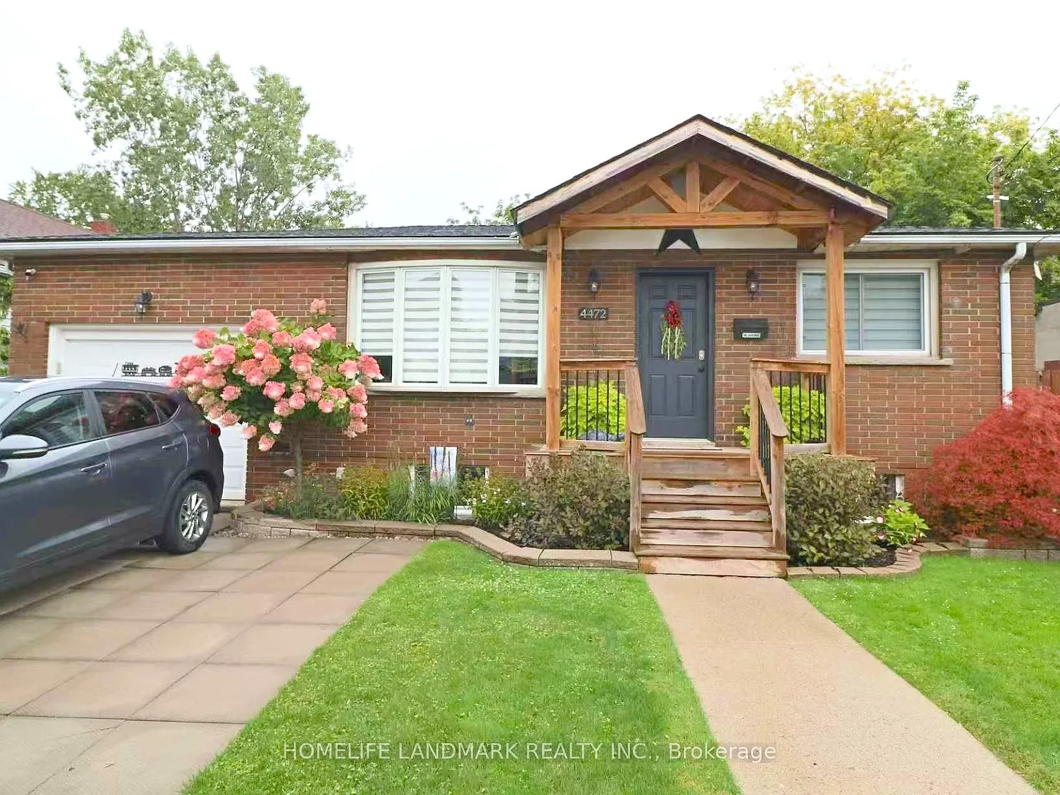 2 bed, $1,300 — Photo 1
