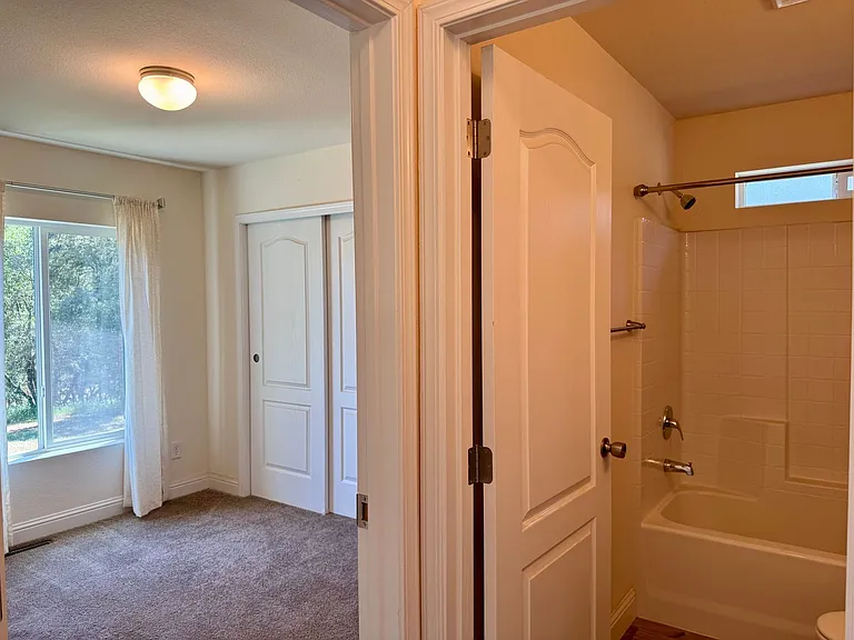 12114 Wolf Rd — Photo 11