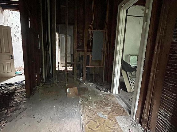 38th image of 311 N James Street