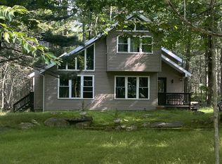 126 Lyman Ln, Clifton, PA 18424