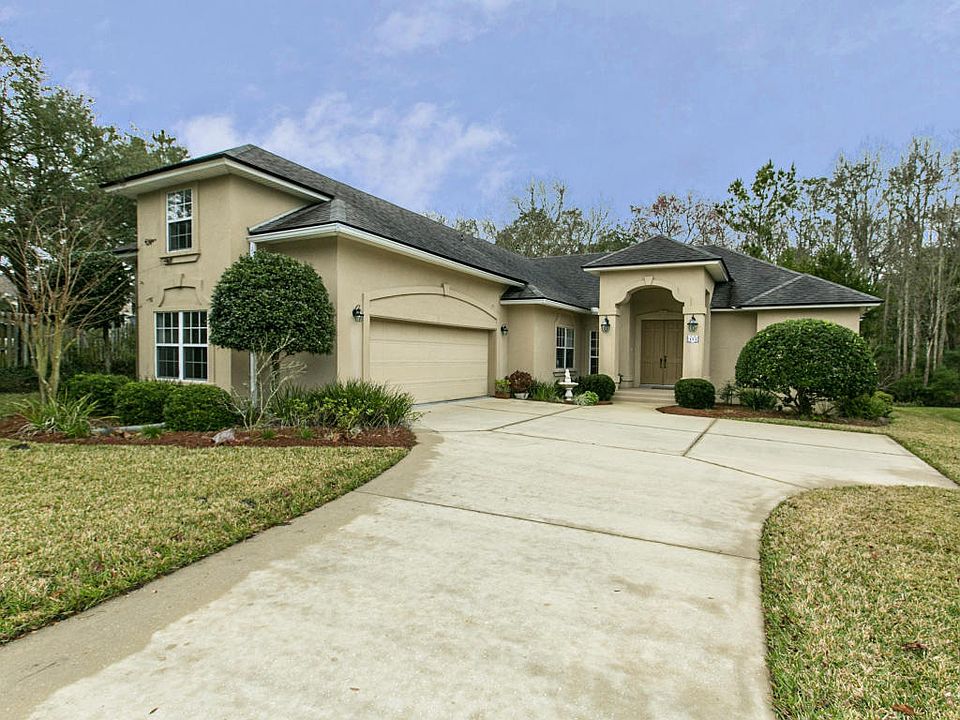 1st image of 153 Deer Lake Dr