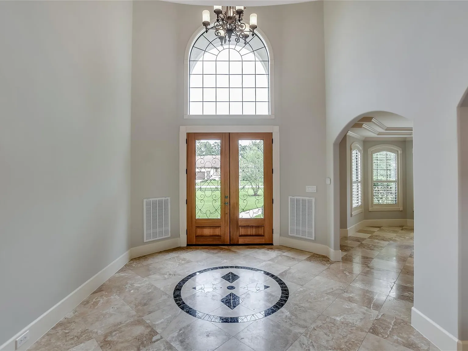 4 bed, 6.5 bath, 5263 sqft, $7,500 — Photo 2