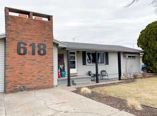 618 S Smokyhill Ave, Oakley, KS 67748
