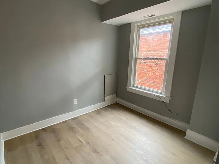 619 N 32nd St — Photo 15