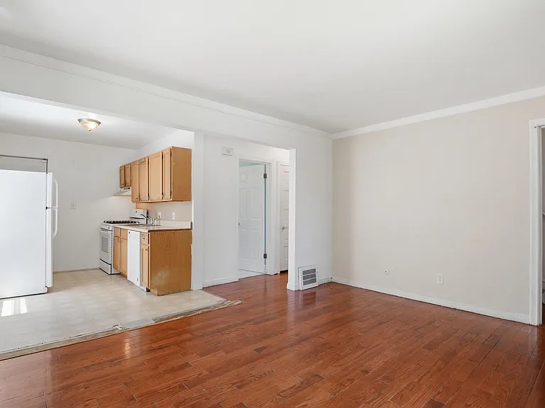 3432 Woodside St — Photo 9