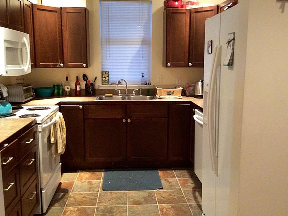 3rd image of 520 NE Maiden Ln #4