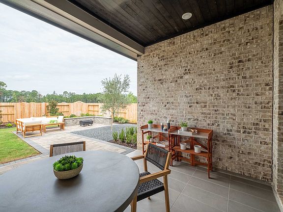 540 Oakview Bend Drive Outdoor Covered Living