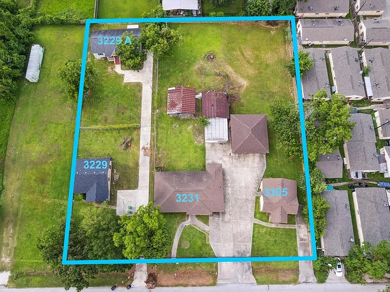3229 Persimmon St — Photo 2