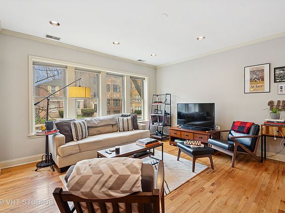3rd image of 2711 W Argyle St #1