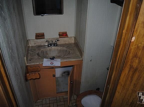 3rd image of 408 Arlington Ave