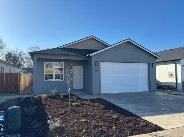 746 Dahl Pl #14, Medford, OR 97501