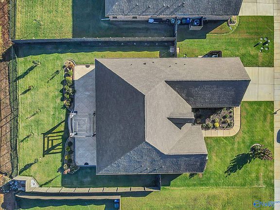 3rd image of 113 Colony Cove Dr