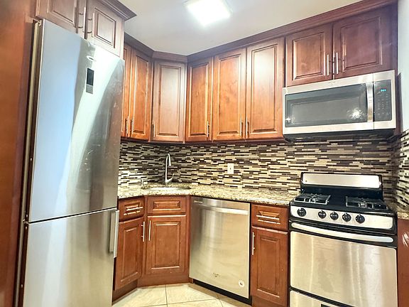 2nd image of 51 Quincy St APT 3A