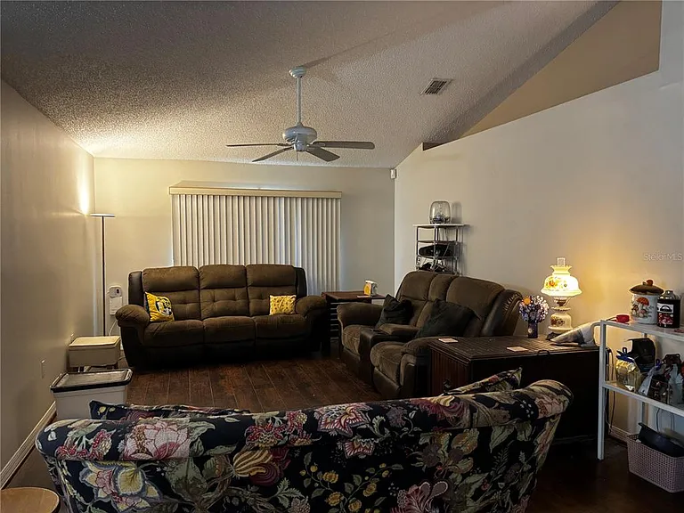 8 Botany Ln — Photo 4