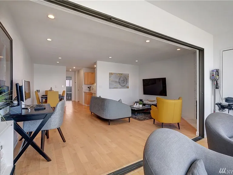 400 Melrose Ave E #506 — Photo 12