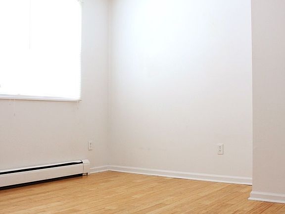 3rd image of 102 Park St #4