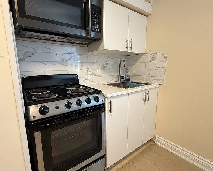 148 Belgravia Ave — Photo 12