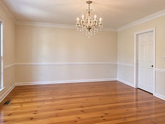 3rd image of 849 Farm Quarter Rd