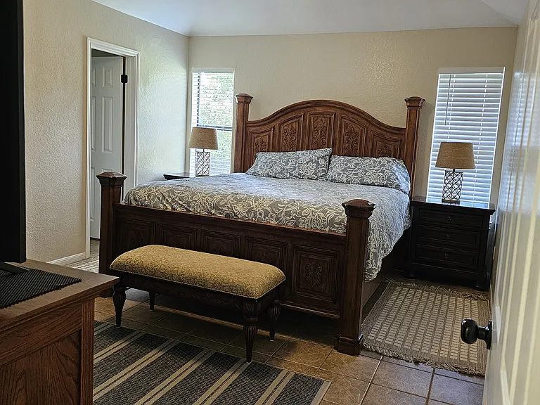 116 E Blancas Dr — Photo 3