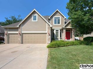 160 S 166th St, Omaha, NE 68118
