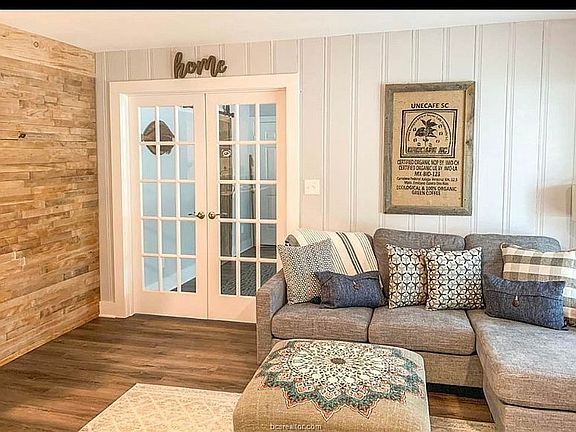 3rd image of 408 Calhoun Dr