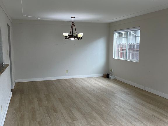 4th image of 40192 Blanchard St