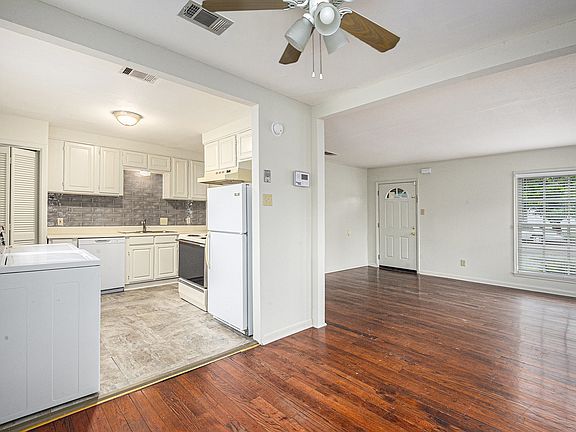 5th image of 3251 Sandage Ave
