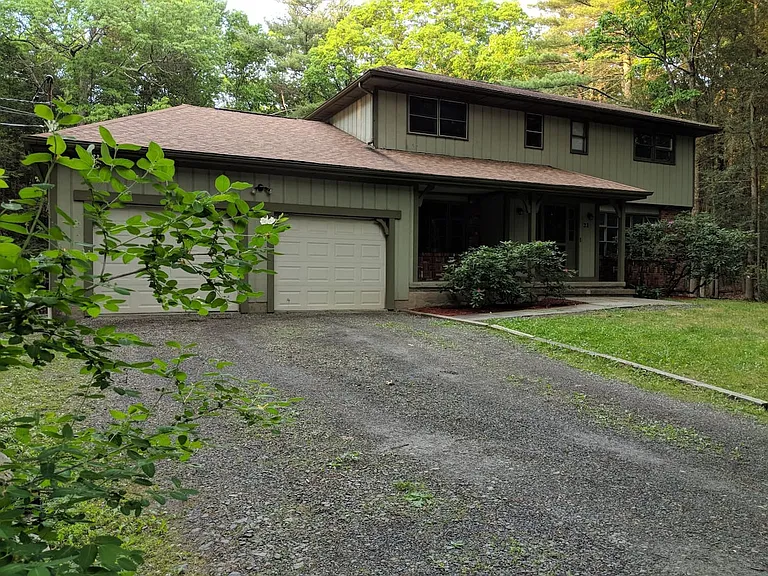 21 Lund Ct — Photo 39