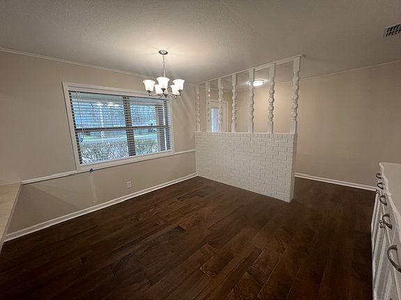3rd image of 4510 Sunnyside Dr