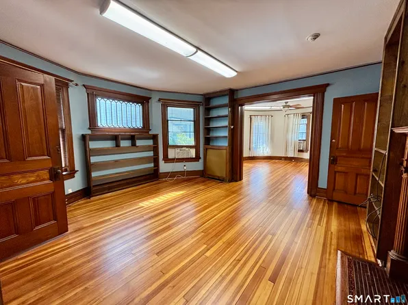 1887 Summer St, Stamford, CT 06905