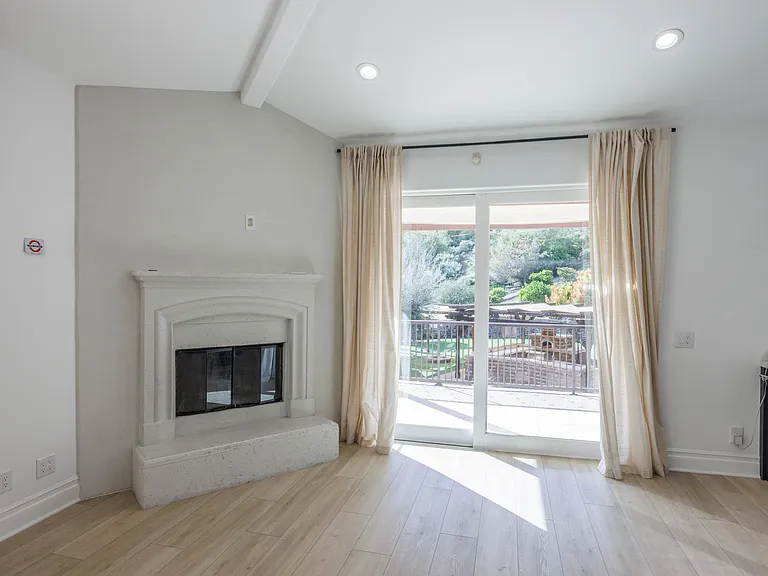 6029 Fairview Pl — Photo 28