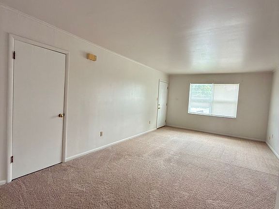 4th image of 1206 W 9th St APT 203