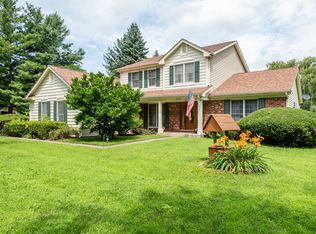 2102 Hunters Ln, Spring Grove, IL 60081